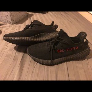 Yeezy 350 v2 bred